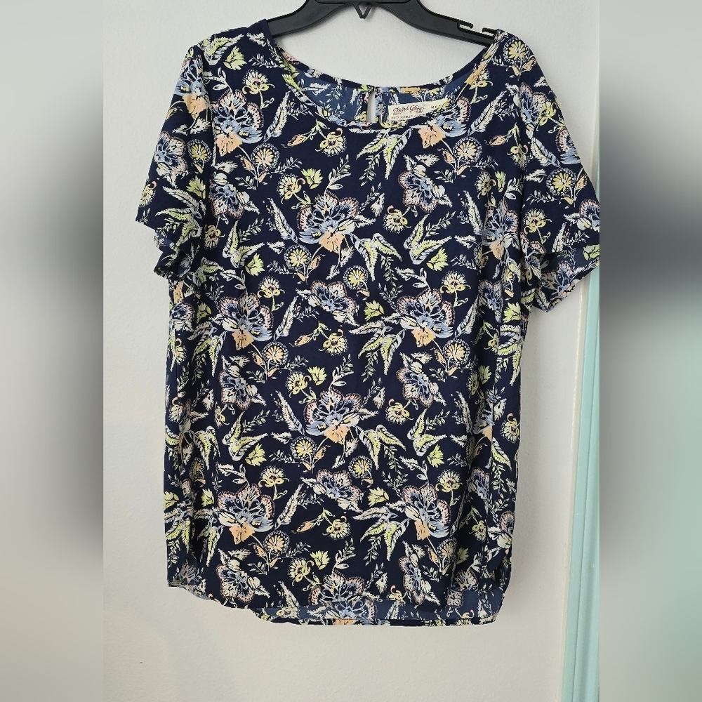 Fade Glory Floral-Print blouse size M